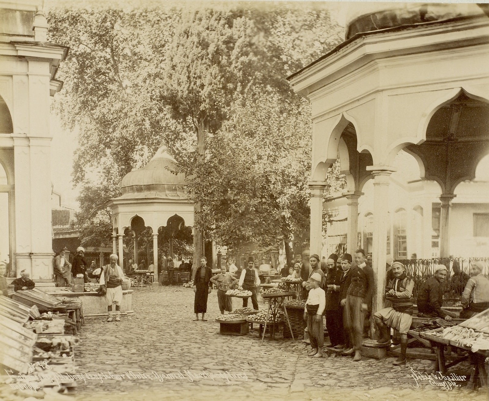 Bursa Ulu Cami Şadırvanları / Sébah ve Joaillier Fotoğrafı