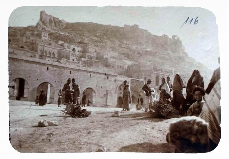 The town of Mardin, ca 1915-1917 (Source: Gustav Simonsohn collection, Stadtgeschichtliche Archiv der Zitadelle Spandau, Am Juliusturm)