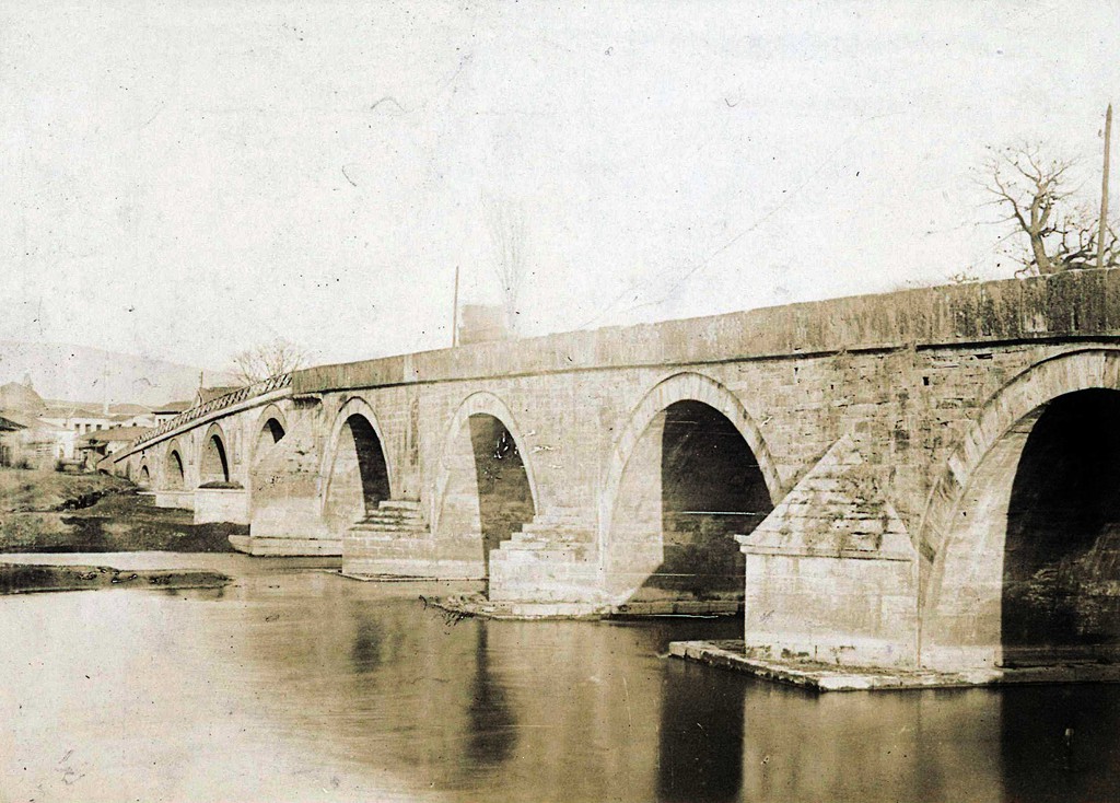 Üsküp Köprüsü, Makedonya