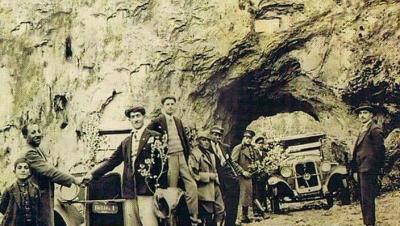 Bitlis'e Gelen Otomobiller / 1929