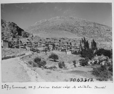 Ermenek - Şehrin Doğu Görünümü ve Ön Kısımda Mezarlık, Karaman / 1914