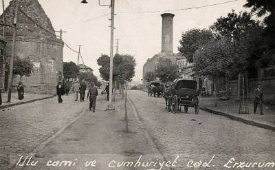 Erzurum Cumhuriyet Caddesi, Cimcime Hatun Kümbeti / 1940'lar