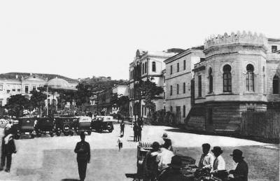 İzmir Konak Sarıkışla Önü / 1930′lar 