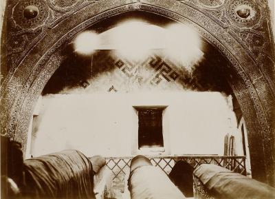 Sırçalı Medrese İçinden Görünüm, Konya / Garabed Solakian Fotoğrafı / 1890'lar