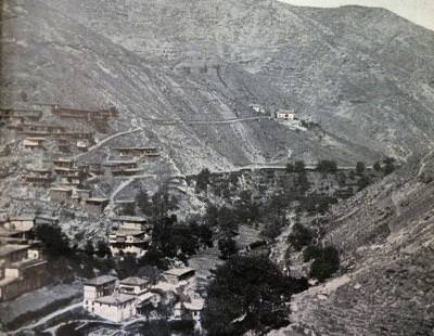 A scene from Hadjin (Source: Ferdinand Brockes, Quer durch Klein-Asien, Gütersloh, 1900)
