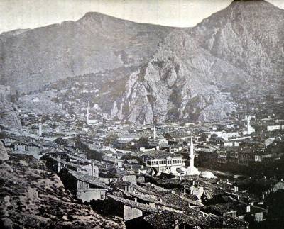 General view of the town of Amasya (Source: H M Eprigian, Illustrated Indegenous Dictionary [in Armenian], Part 1, Venice, St Lazzaro, 1900)