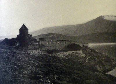 Island of Akhtamar/Akdamar, the church of the Holy Cross and the monastery (Source: Earl Percy, Highlands of Asiatic Turkey, London, 1901)