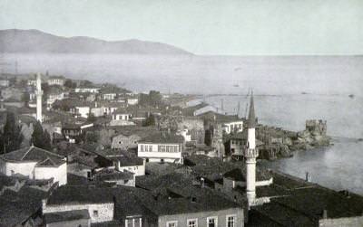 Trabzon/Trebizond: A general view (Source: H. Hepworth, Through Armenia on Horseback , London, 1898)